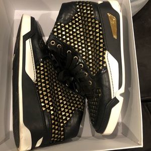 Good condition Versace sport shoe! Retails $1095